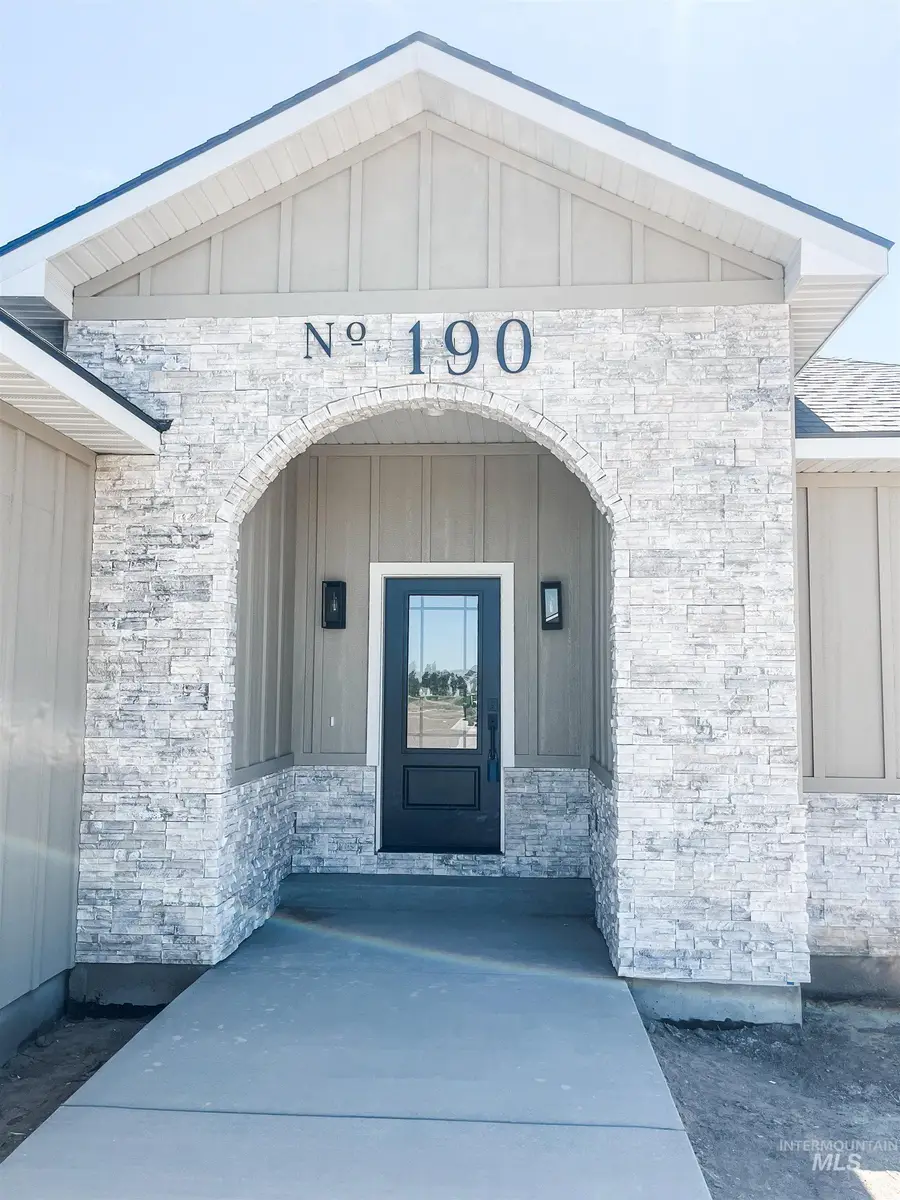 190 E Pioneer Dr, Oakley, ID 83346 - Image #2
