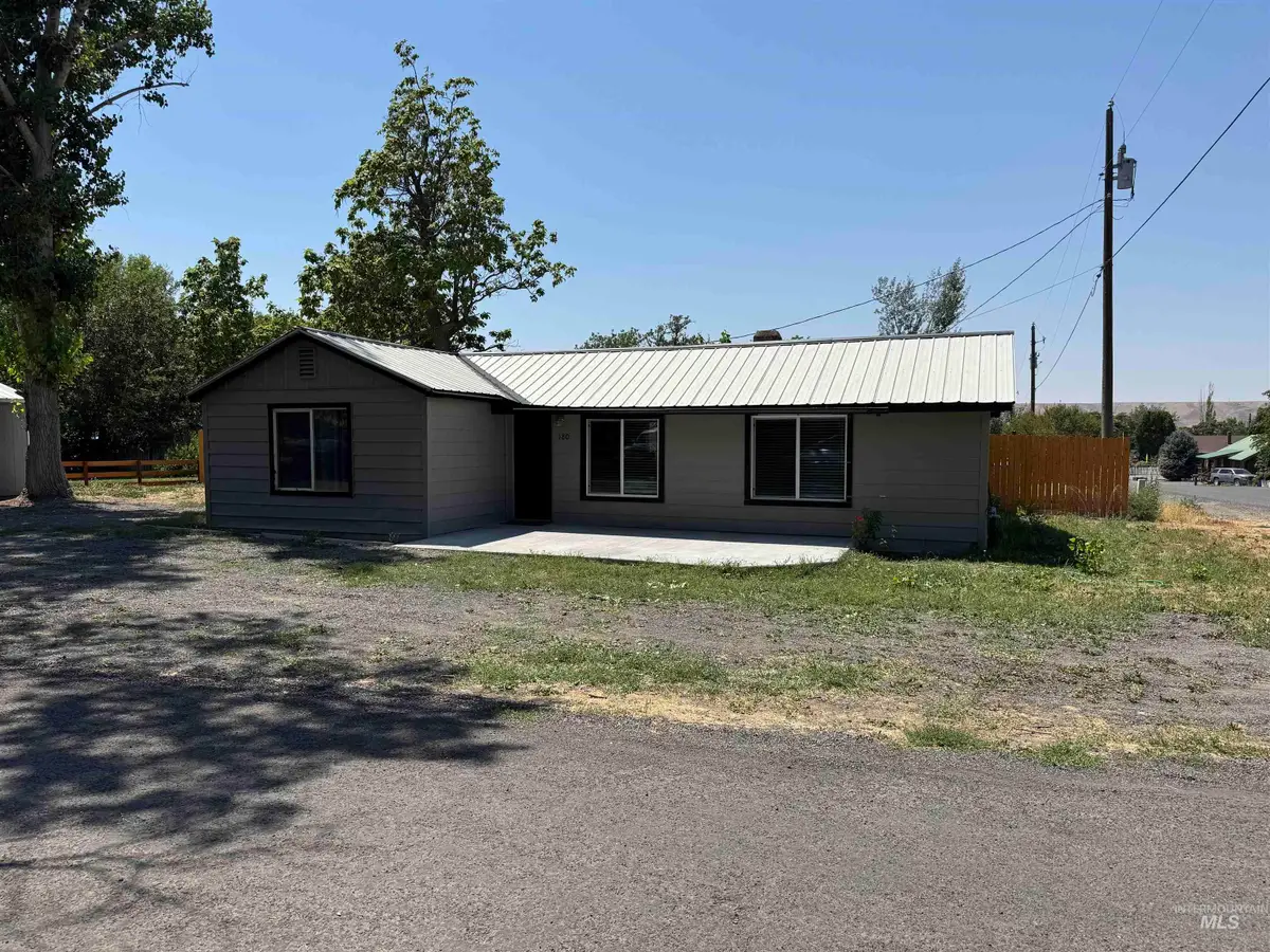 180 E South Street, Hagerman, ID 83332 - Image #1