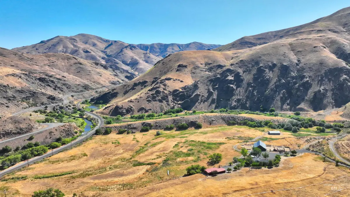 27035 Snake River Rd, Huntington, OR 97907 - Image #1