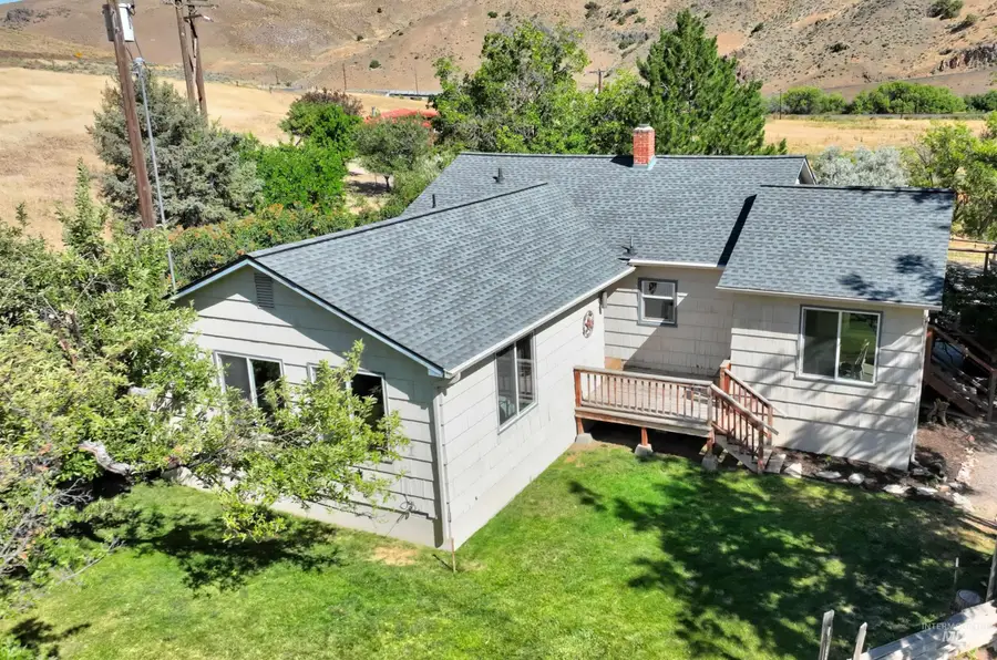 27035 Snake River Rd, Huntington, OR 97907 - Image #2