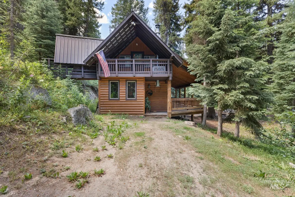 10324 Peterson Loop, Cascade, ID 83611 - Image #1