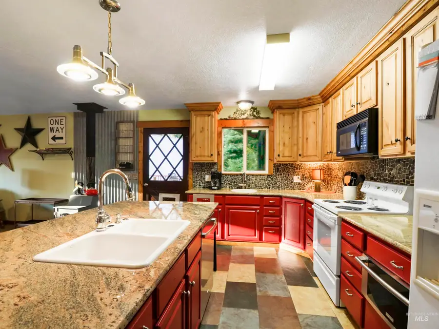 605 West Mountain Road, Cascade, ID 83611 - Image #3