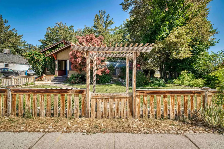 1015 E Logan St, Caldwell, ID 83605 - Image #2