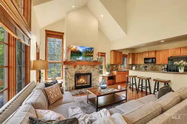 76 Clearwater, Donnelly, ID 83615