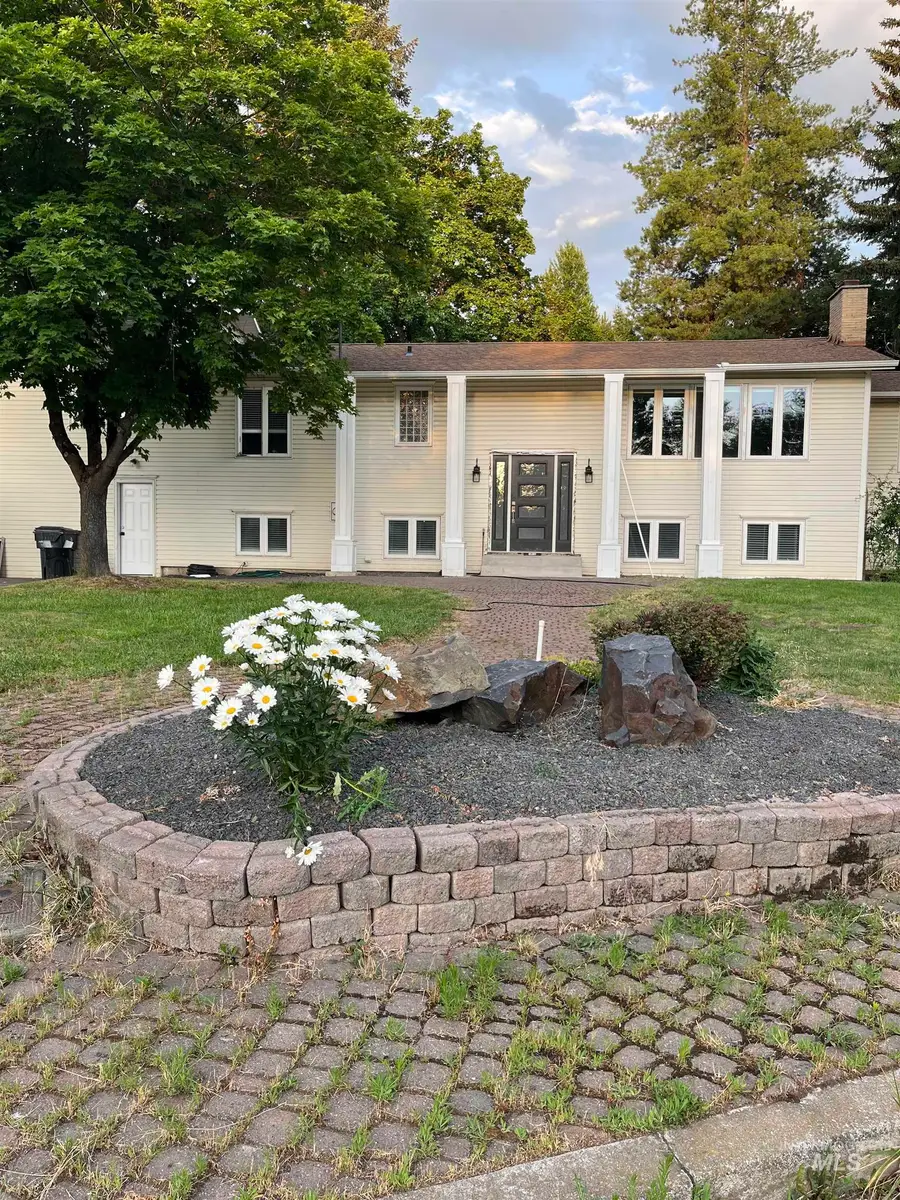 1024 El Cajon, Moscow, ID 83844 - Image #3