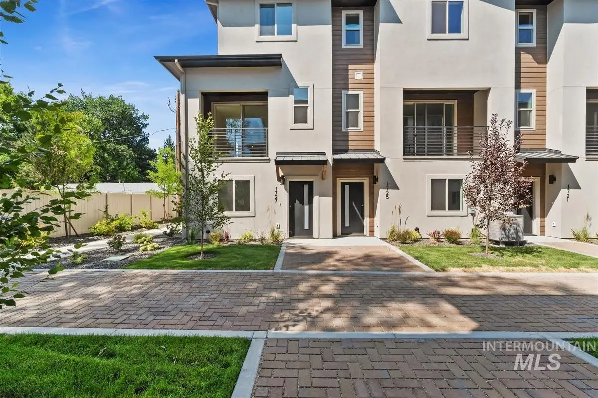 1727 S Rock View Ln, Boise, ID 83705 - Image #1