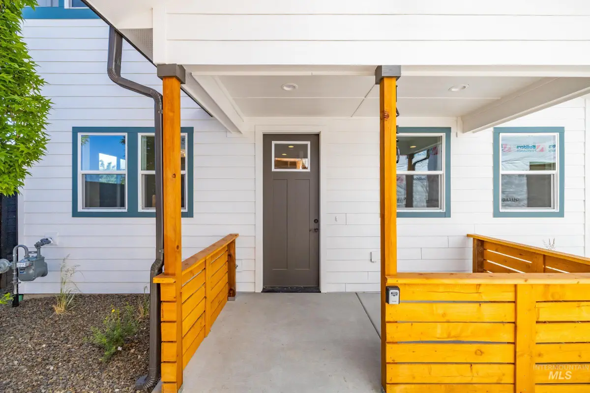 1415 N Bluffs Ridge Lane, Boise, ID 83704 - Image #1