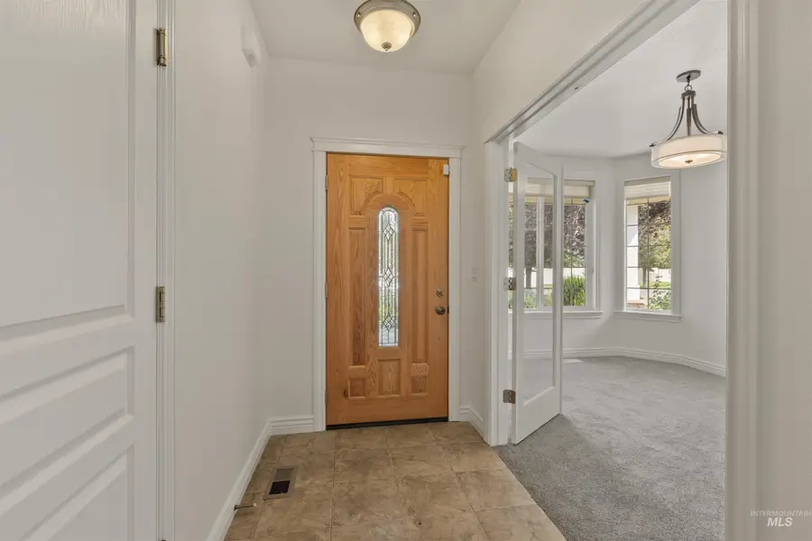 940 W Heather Woods Dr, Nampa, ID 83686 - Image #3