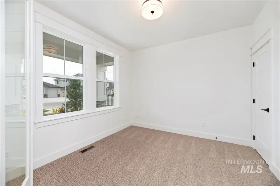 9457 S Egg Harbor Ave, Kuna, ID 83634 - Image #3