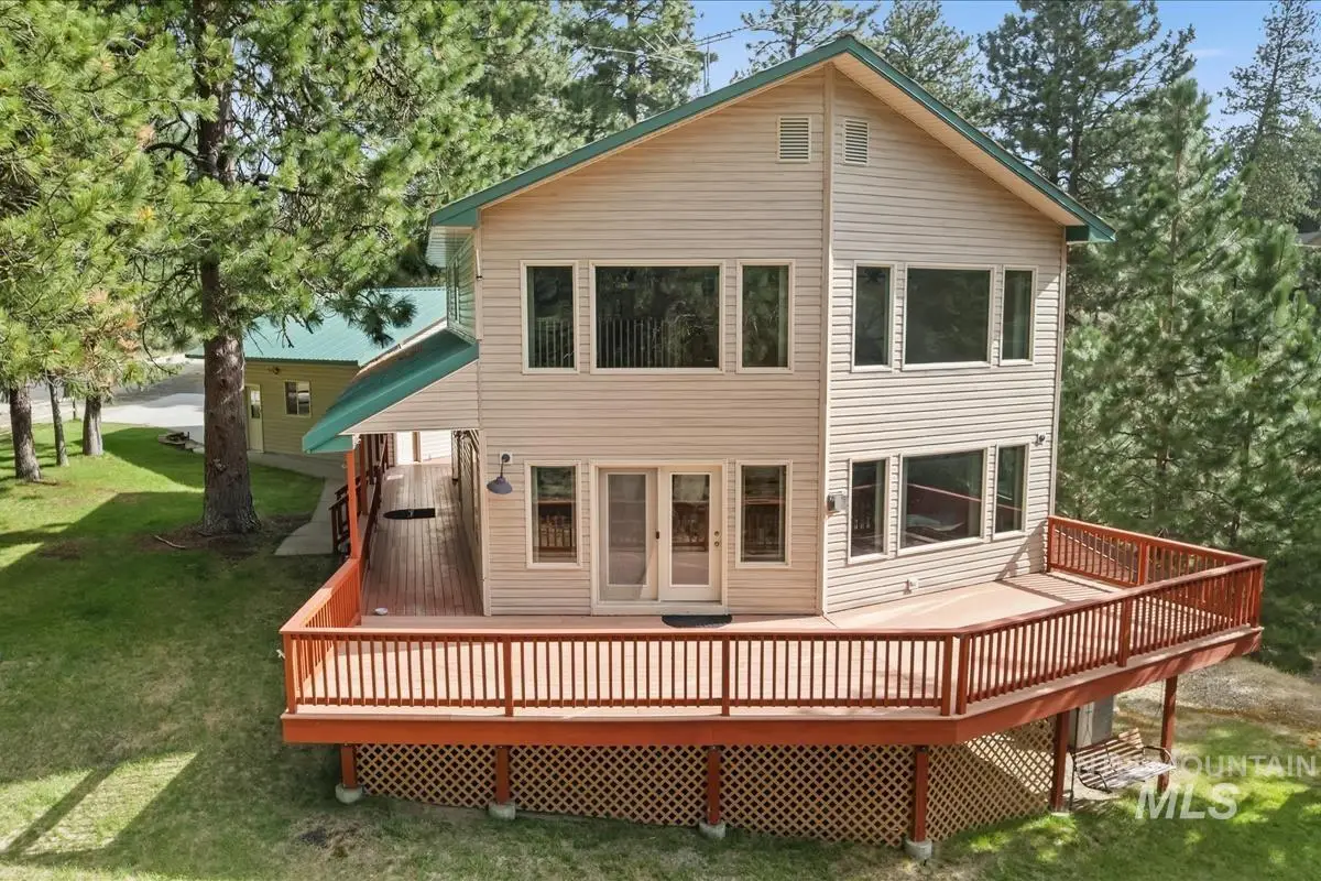 1496 Pine Ridge Dr, Cascade, ID 83611 - Image #1
