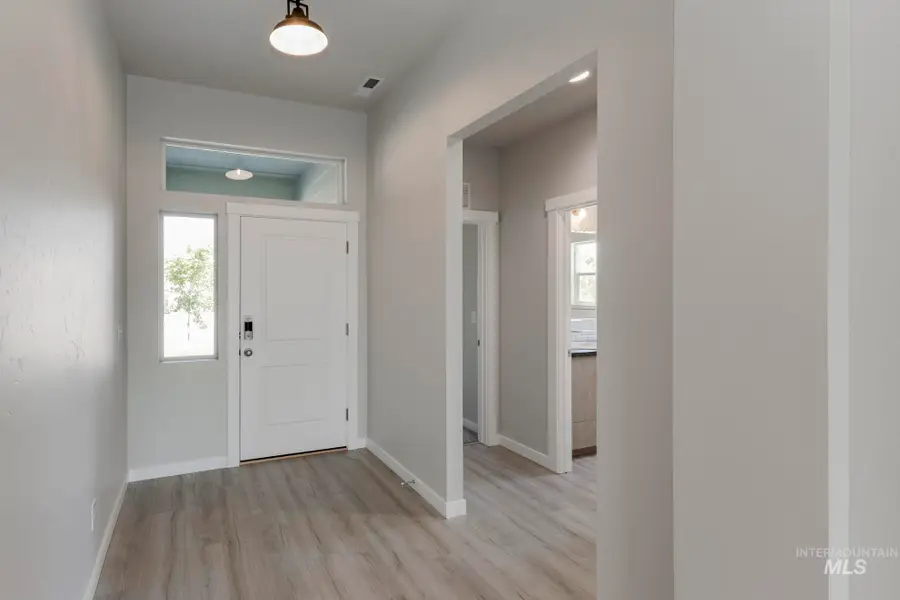 1101 E Crab Springs St, Nampa, ID 83686 - Image #3