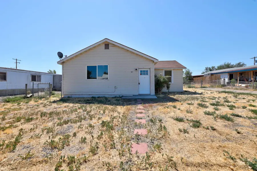 167 W 3rd Ave, Glenns Ferry, ID 83623 - Image #3