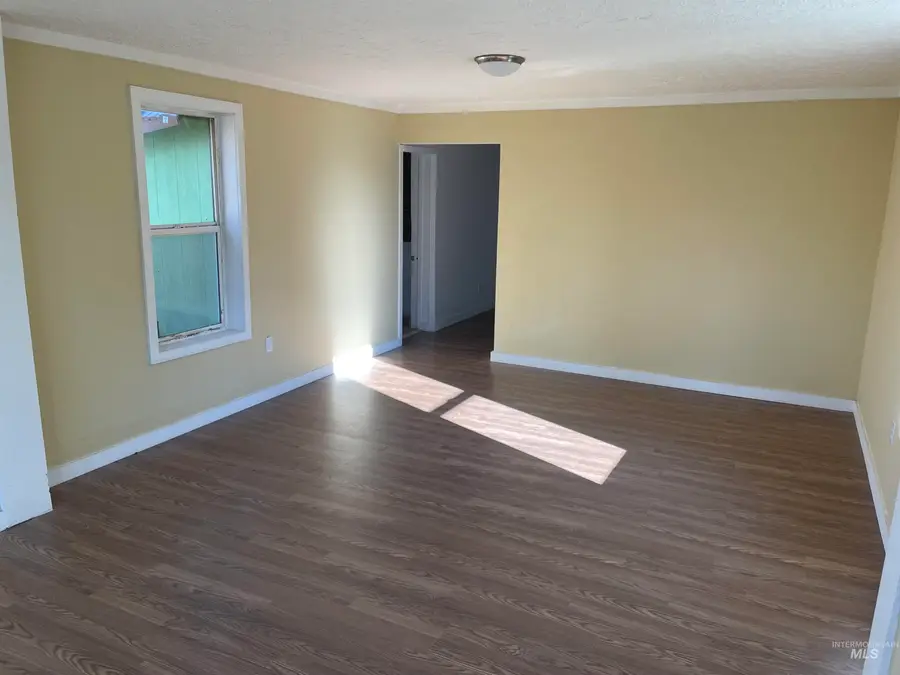 434 N 7th St, Payette, ID 83661 - Image #2