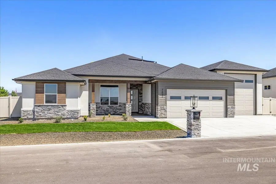 7492 E Newcastle Dr, Nampa, ID 83687 - Image #2