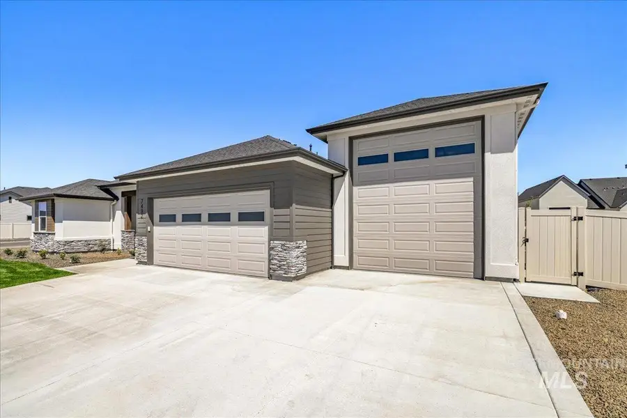 7492 E Newcastle Dr, Nampa, ID 83687 - Image #3