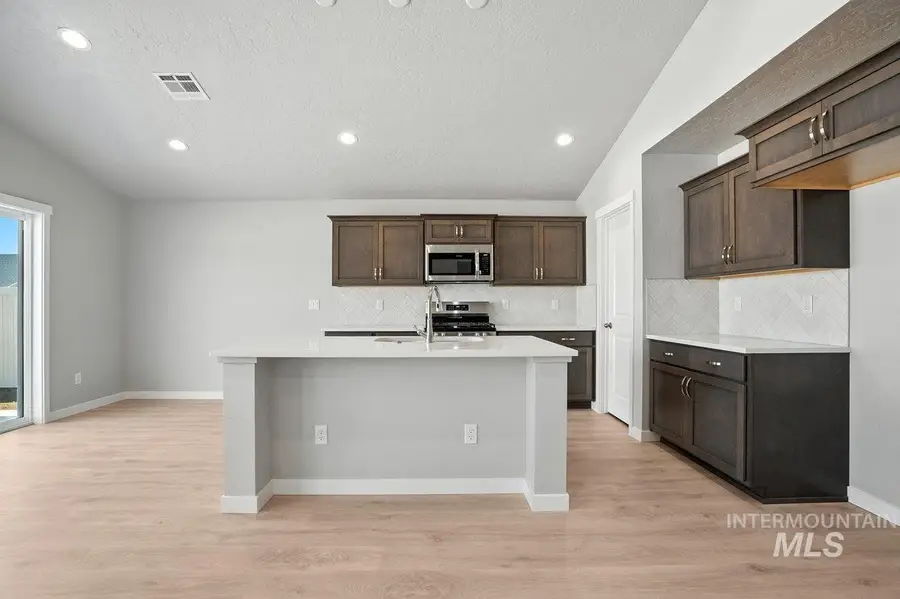 19280 Geneva Way, Caldwell, ID 83605 - Image #2