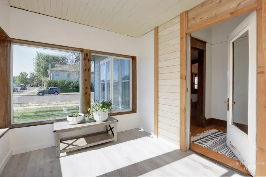 285 SW 3rd Street, Ontario, OR 97914 - Image #2