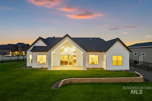 9697 S Coopers Hawk Way, Nampa, ID 83686