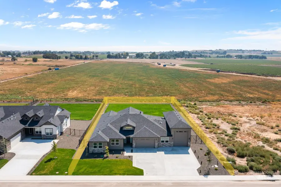 7337 E Red Kite St, Nampa, ID 83686 - Image #2