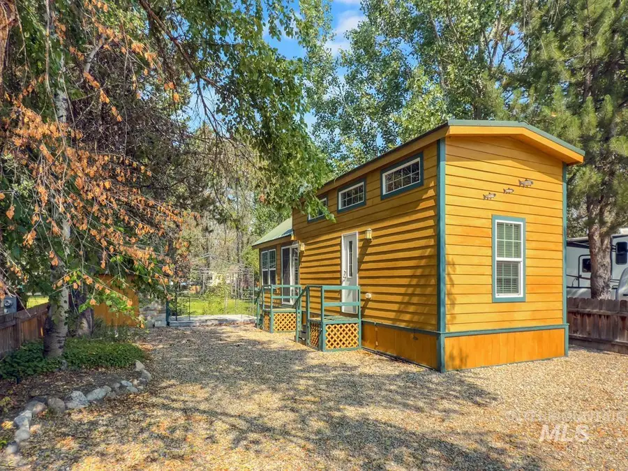 30 F Street, Cascade, ID 83611 - Image #2