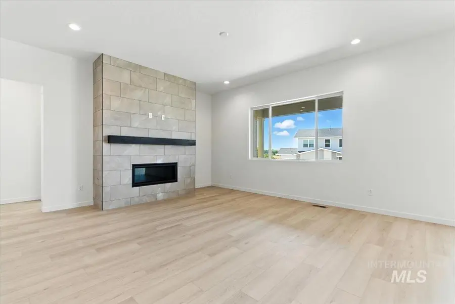 846 N Falling Water Way, Eagle, ID 83616 - Image #3