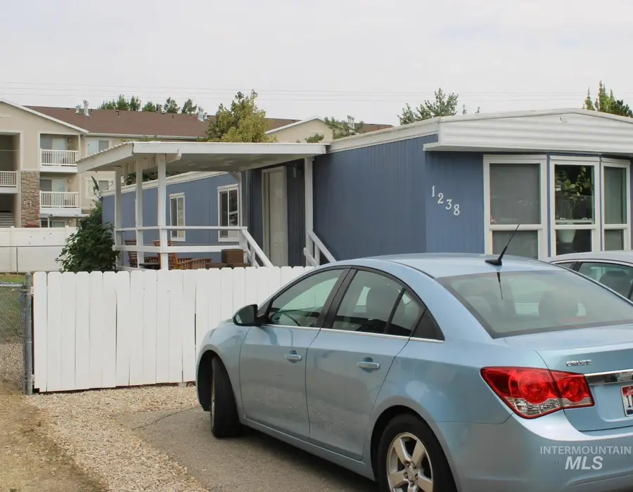 1238 N. Sable Ln, Boise, ID 83704 - Image #2