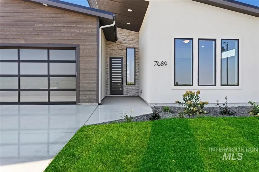 7689 W Lookout View St #Sienna XL, Meridian, ID 83646 - #3