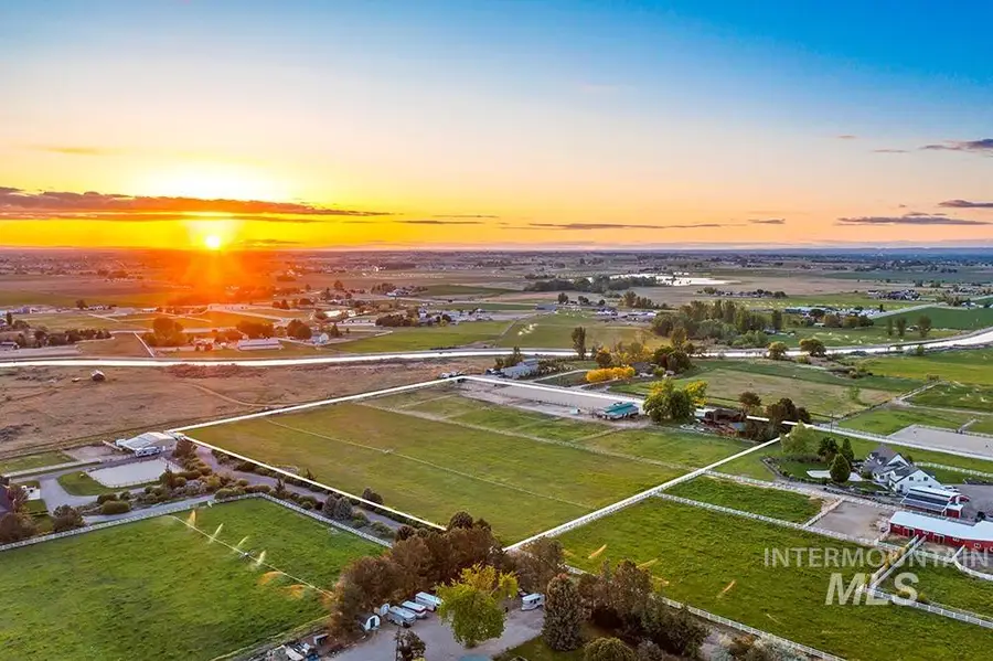 999 N Cow Horse Dr, Kuna, ID 83634 - Image #3