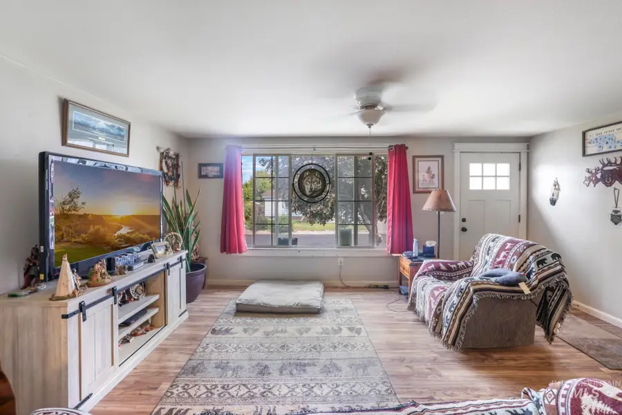 107 Davis, Filer, ID 83328 - Image #2