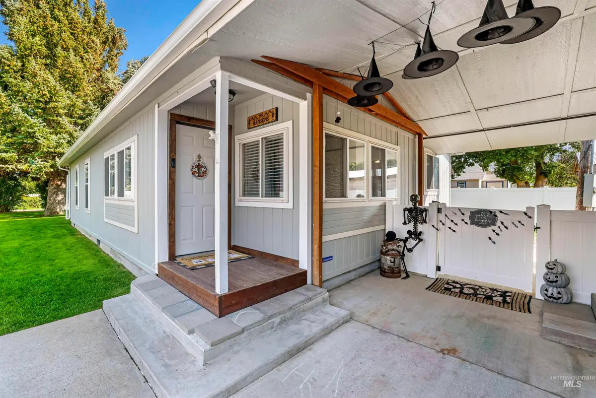 270 E Overland, Hansen, ID 83334 - Image #1