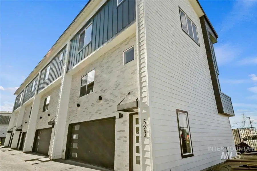 516 N Lucy Lane, Nampa, ID 83687 - Image #2