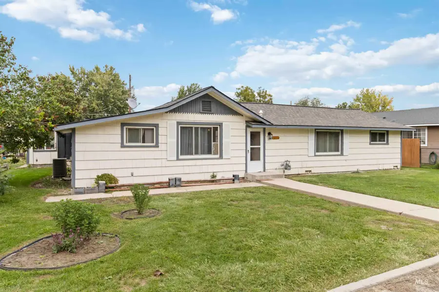 428 W Montana Ave, Homedale, ID 83628 - Image #2