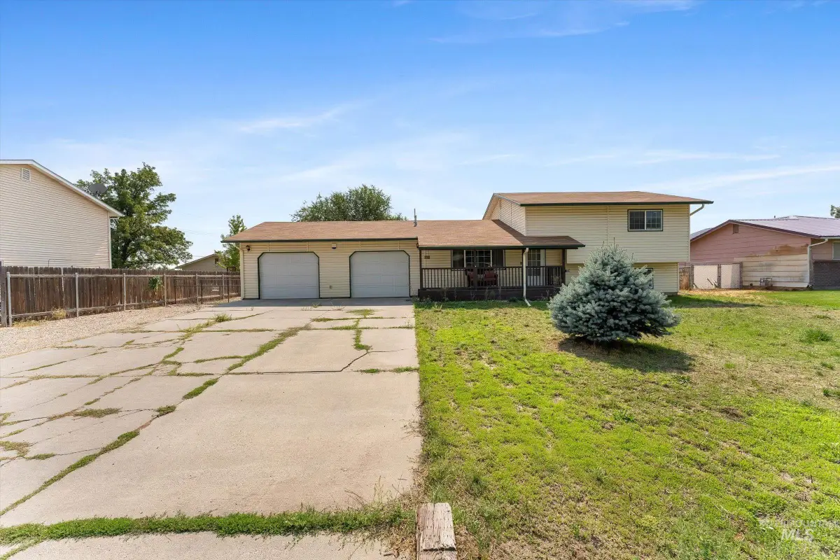 115 NW Wilson Circle, Mountain Home, ID 83647 - Image #1