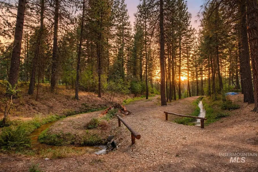 10 Cricket Rd, Garden Valley, ID 83622 - Image #2