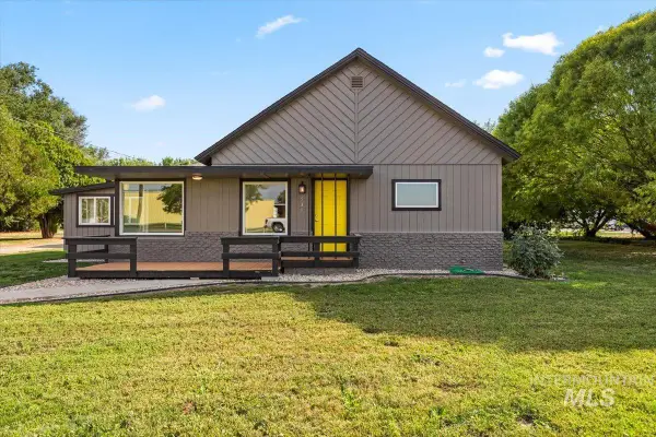 531 W Idaho Ave, Homedale, ID 83628