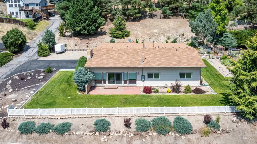 3850 W Hill Rd, Boise, ID 83703 - Image #2