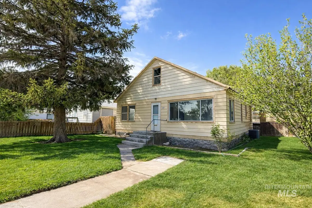 444 E 4th Ave, Glenns Ferry, ID 83623 - Image #1