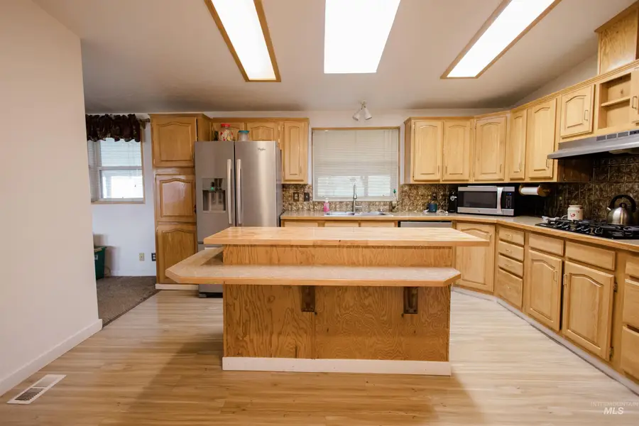 914 NE Beaman, Mountain Home, ID 83647 - Image #2