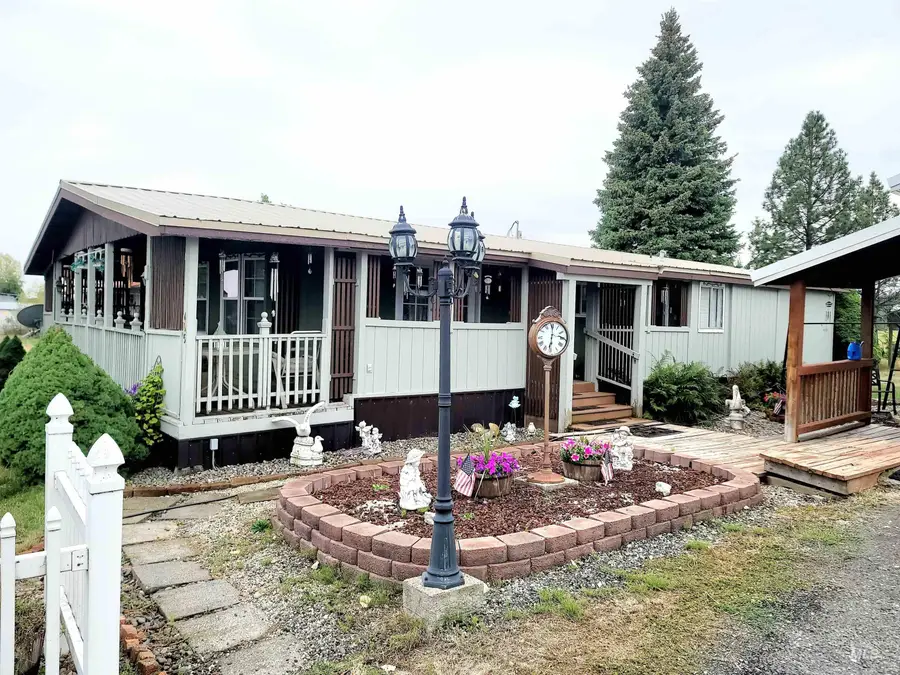 405 N 2nd St. W, Weippe, ID 83553 - Image #2