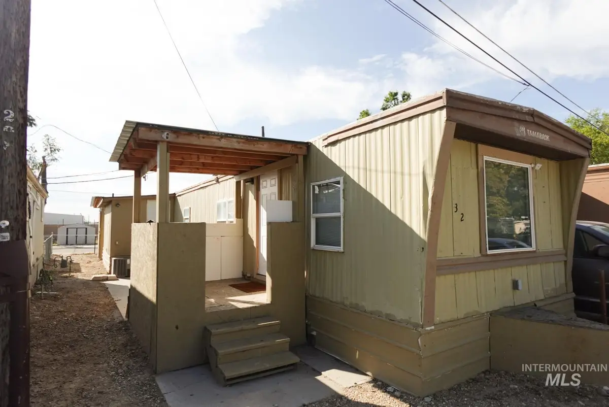 111 E Simplot Blvd Trailer 32, Caldwell, ID 83605 - Image #1