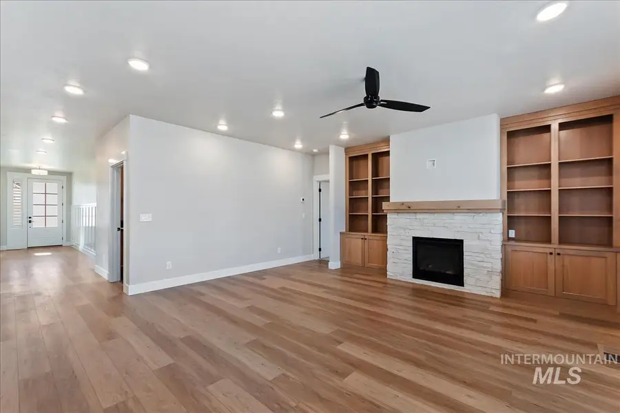 4593 N Alameda Creek Ave, Meridian, ID 83646 - #2