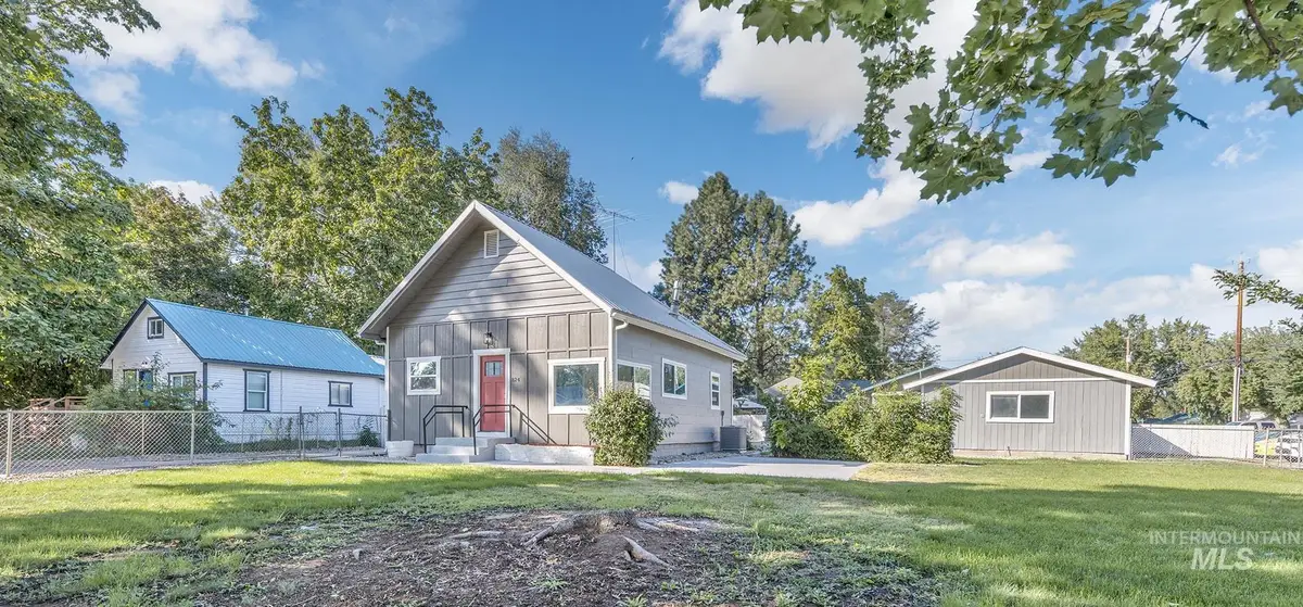 824 E Main St, Weiser, ID 83672 - Image #1