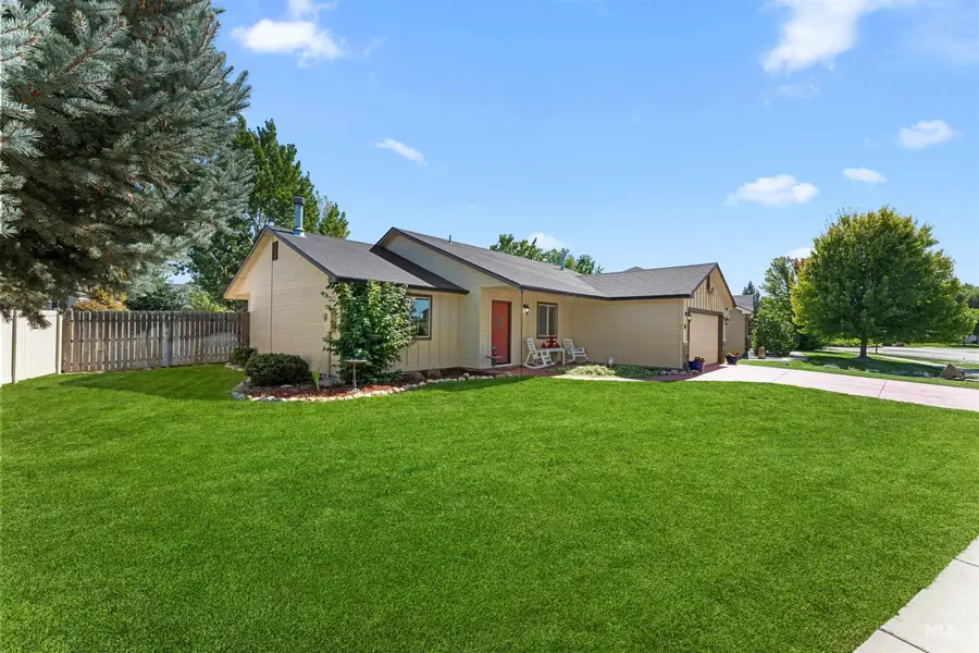 56 Greenlinks Ave, Middleton, ID 83644 - Image #3