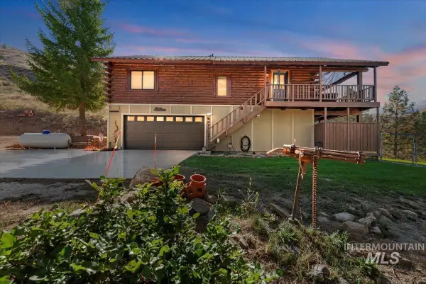 359 Rimview Dr, Boise, ID 83716