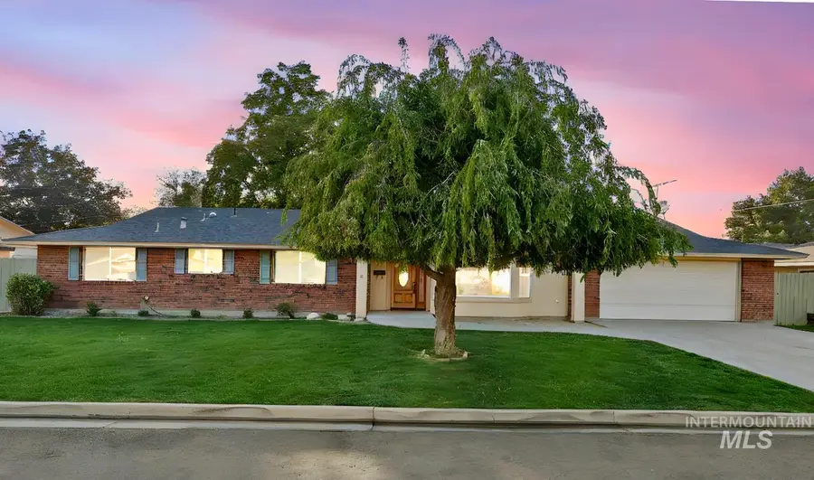 2210 Arlington Ave, Caldwell, ID 83605 - Image #2