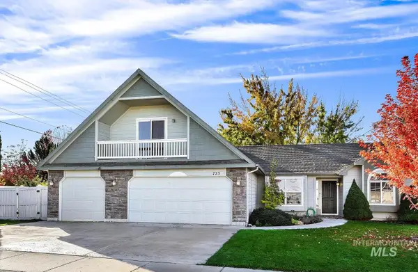 775 E Red Bud St, Kuna, ID 83634