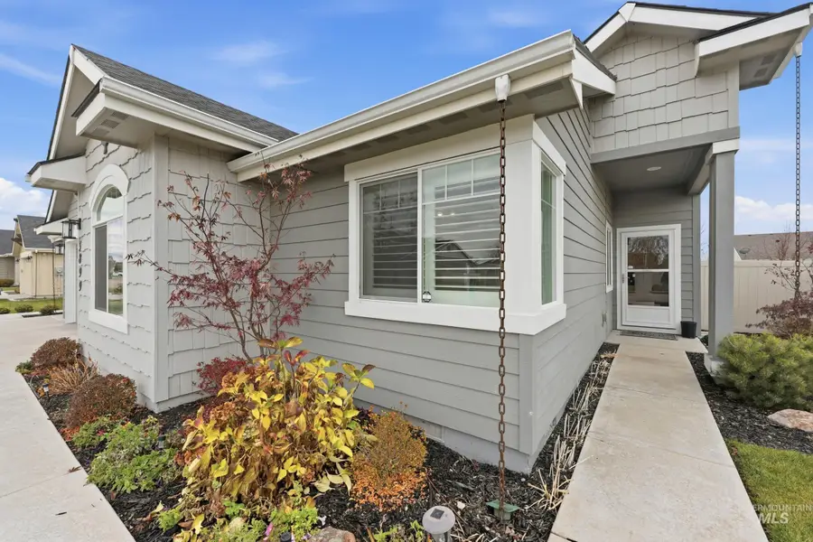 5899 W Cavendale Dr, Eagle, ID 83616 - Image #2