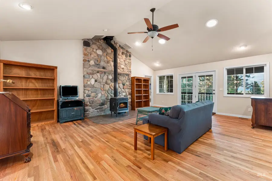 149 Scriver Woods Rd, Garden Valley, ID 83622 - Image #3