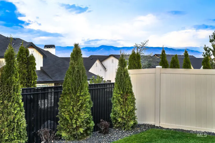 2584 E Galleon Ln, Meridian, ID 83642 - Image #3