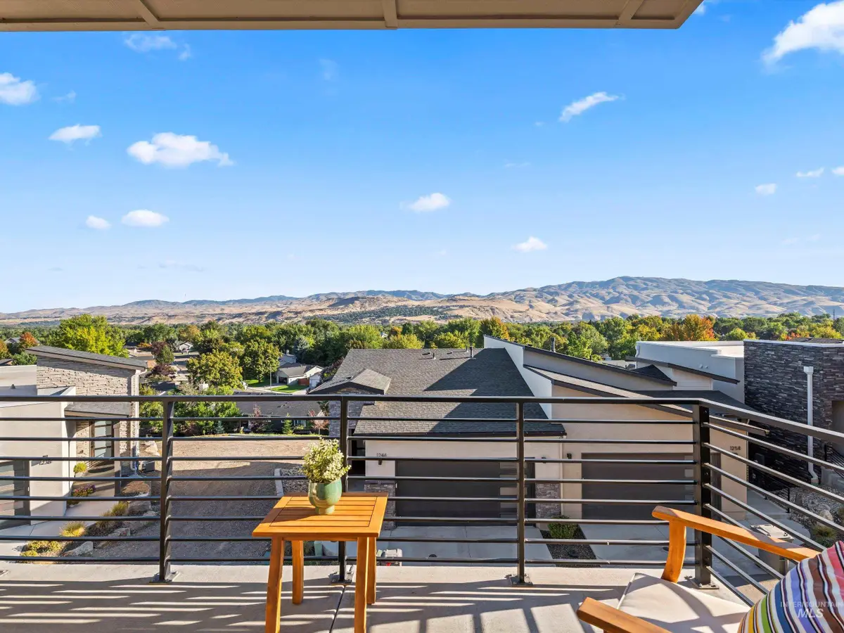 1251 E Echelon Ridge Lane, Boise, ID 83716 - Image #1